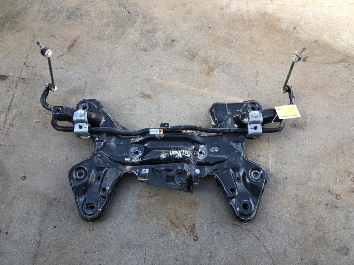 Gebruikte Subframe Peugeot 2008 (CU) 1.5 BlueHDi 100 Prijs € 103,95 Margeregeling aangeboden door Wessel Parts & Service B.V.