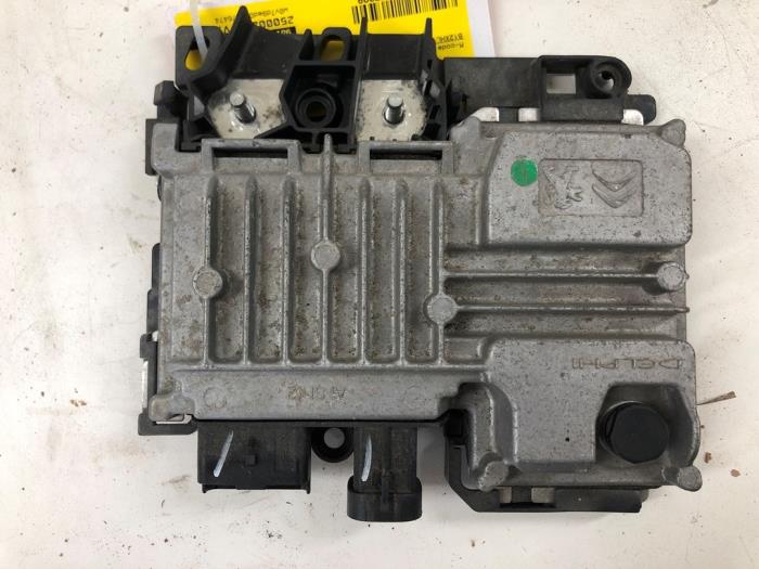 Gebruikte Computer Diversen Opel Crossland (X) 1.2 Turbo 12V Prijs € 51,45 Margeregeling aangeboden door Wessel Parts & Service B.V.