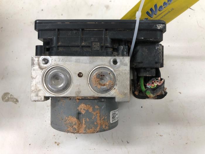 Gebruikte ABS Pomp Peugeot 2008 (CU) 1.5 BlueHDi 100 Prijs € 103,95 Margeregeling aangeboden door Wessel Parts & Service B.V.