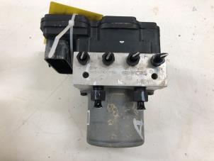 Gebruikte ABS Pomp Kia Ceed (CDB5/CDBB) 1.4i 16V Prijs € 99,00 Margeregeling aangeboden door Wessel Parts & Service B.V.