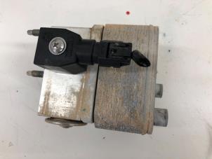 Gebruikte Airco expansieklep Opel Grandland (X) 1.6 Turbo 16V Hybrid Prijs € 59,00 Margeregeling aangeboden door Wessel Parts & Service B.V.