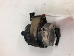 Gebruikte Waterpomp Opel Grandland (X) 1.6 Turbo 16V Hybrid Prijs € 49,00 Margeregeling aangeboden door Wessel Parts & Service B.V.