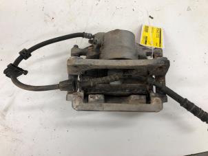 Gebruikte Remklauw (Tang) links-voor Opel Grandland (X) 1.6 Turbo 16V Hybrid Prijs € 39,00 Margeregeling aangeboden door Wessel Parts & Service B.V.