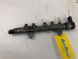 Gebruikte Injector brug Mini Mini (F55) 1.5 12V One D Prijs € 59,00 Margeregeling aangeboden door Wessel Parts & Service B.V.
