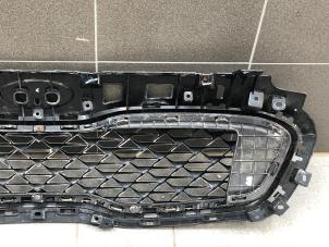 Gebruikte Grille Kia Sportage (QL) 1.6 GDI 132 16V 4x2 Prijs € 199,00 Margeregeling aangeboden door Wessel Parts & Service B.V.