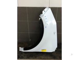 Gebruikte Scherm links-voor Kia Sportage (QL) 1.6 GDI 132 16V 4x2 Prijs € 79,00 Margeregeling aangeboden door Wessel Parts & Service B.V.