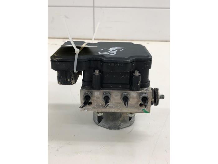 Gebruikte ABS Pomp Nissan NV 200 (M20M) 1.5 dCi 90 Prijs € 131,25 Margeregeling aangeboden door Wessel Parts & Service B.V.
