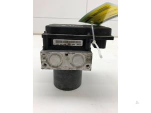 Gebruikte ABS Pomp Porsche Panamera (970) 3.6 V6 24V Prijs € 249,00 Margeregeling aangeboden door Wessel Parts & Service B.V.