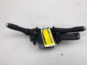 Gebruikte Combischakelaar Stuurkolom Renault Zoé (AG) R135 Prijs € 99,00 Margeregeling aangeboden door Wessel Parts & Service B.V.