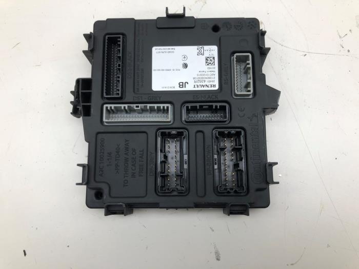 Gebruikte Computer Body Control Renault Zoé (AG) R135 Prijs € 61,95 Margeregeling aangeboden door Wessel Parts & Service B.V.