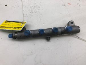 Gebruikte Injector brug Porsche Cayenne II (92A) 4.2 S Diesel V8 32V Prijs € 149,00 Margeregeling aangeboden door Wessel Parts & Service B.V.