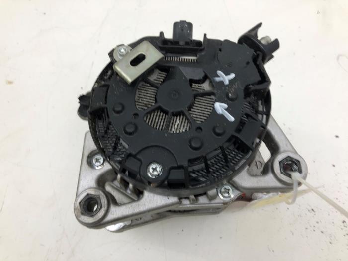 Gebruikte Dynamo Opel Vivaro 2.0 Diesel 145 Prijs € 156,45 Margeregeling aangeboden door Wessel Parts & Service B.V.