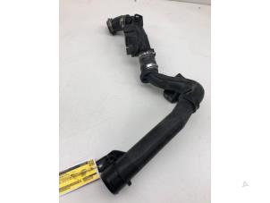 Gebruikte Intercooler Buis Opel Vivaro 2.0 Diesel 145 Prijs € 39,00 Margeregeling aangeboden door Wessel Parts & Service B.V.