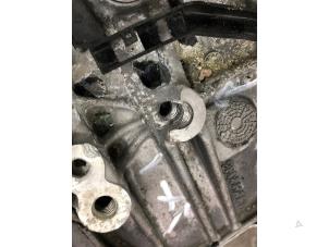 Gebruikte Versnellingsbak Opel Vivaro 2.0 Diesel 145 Prijs op aanvraag aangeboden door Wessel Parts & Service B.V.