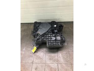 Gebruikte Tank adblue Opel Vivaro 2.0 Diesel 145 Prijs € 249,00 Margeregeling aangeboden door Wessel Parts & Service B.V.