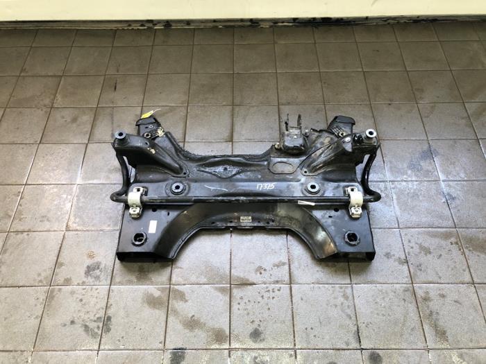 Gebruikte Subframe Opel Vivaro 2.0 Diesel 145 Prijs € 313,95 Margeregeling aangeboden door Wessel Parts & Service B.V.