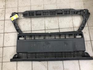 Gebruikte Bumperdeel midden-voor Peugeot Boxer (U9) 2.0 BlueHDi 110 Prijs € 99,00 Margeregeling aangeboden door Wessel Parts & Service B.V.