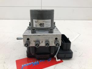 Gebruikte ABS Pomp Opel Vivaro 2.0 Diesel 145 Prijs € 149,00 Margeregeling aangeboden door Wessel Parts & Service B.V.