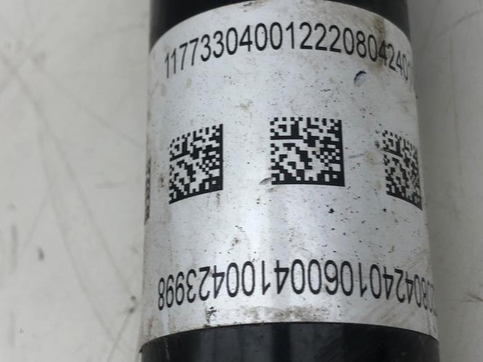 Tussenas van een Mercedes-Benz B (W247) 1.3 B-250 e Turbo 16V 2022