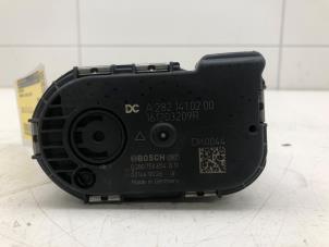 Gebruikte Gasklephuis Mercedes B (W247) 1.3 B-250 e Turbo 16V Prijs € 49,00 Margeregeling aangeboden door Wessel Parts & Service B.V.