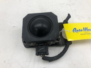 Gebruikte Radar sensor Jeep Cherokee (KL) 2.2 Multijet II 16V 4x4 Prijs € 399,00 Margeregeling aangeboden door Wessel Parts & Service B.V.