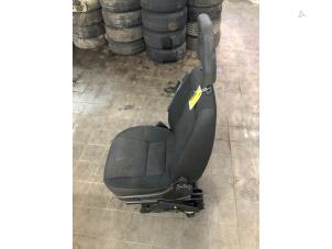 Gebruikte Voorstoel links Peugeot Boxer (U9) 2.0 BlueHDi 110 Prijs € 499,00 Margeregeling aangeboden door Wessel Parts & Service B.V.