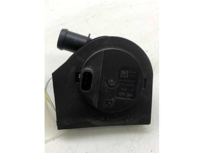 Gebruikte Waterpomp Volkswagen Golf VII Variant (AUVV) 1.4 TSI BlueMotion Technology 125 16V Prijs € 30,45 Margeregeling aangeboden door Wessel Parts & Service B.V.