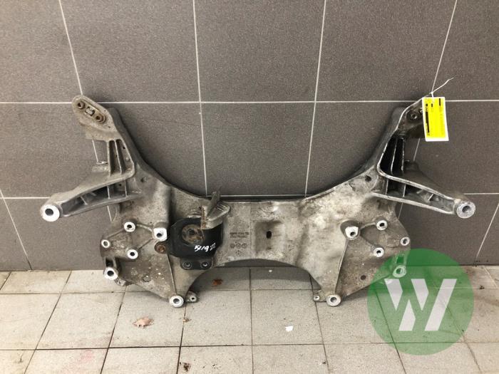 Gebruikte Subframe Jeep Cherokee (KL) 2.2 Multijet II 16V 4x4 Prijs € 628,95 Margeregeling aangeboden door Wessel Parts & Service B.V.