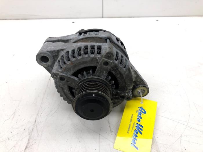 Gebruikte Dynamo Jeep Cherokee (KL) 2.2 Multijet II 16V 4x4 Prijs € 156,45 Margeregeling aangeboden door Wessel Parts & Service B.V.
