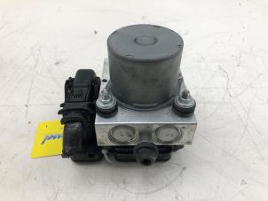 ABS Pomp van een Jeep Cherokee (KL) 2.2 Multijet II 16V 4x4 2017