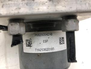 ABS Pomp van een Jeep Cherokee (KL) 2.2 Multijet II 16V 4x4 2017