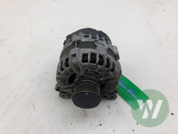 Gebruikte Dynamo Volkswagen Passat Variant (365) 2.0 TDI 16V 140 Prijs € 61,95 Margeregeling aangeboden door Wessel Parts & Service B.V.