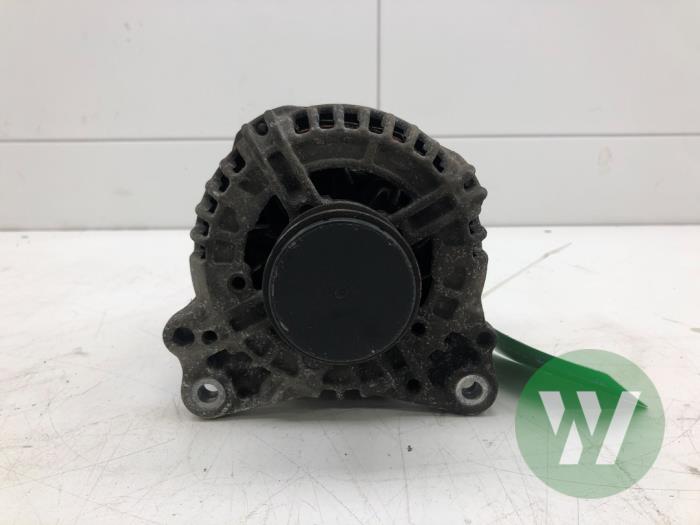 Gebruikte Dynamo Volkswagen Caddy Combi III (2KB,2KJ) 1.9 TDI Prijs € 61,95 Margeregeling aangeboden door Wessel Parts & Service B.V.