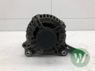 Gebruikte Dynamo Volkswagen Caddy Combi III (2KB,2KJ) 1.9 TDI Prijs € 59,00 Margeregeling aangeboden door Wessel Parts & Service B.V.