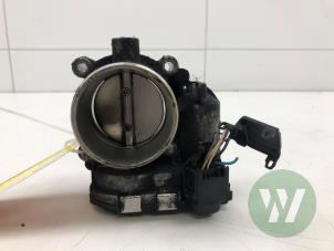 Gebruikte Gasklephuis Mercedes C Sportcoupé (C203) 1.8 C-180K 16V Prijs € 49,00 Margeregeling aangeboden door Wessel Parts & Service B.V.