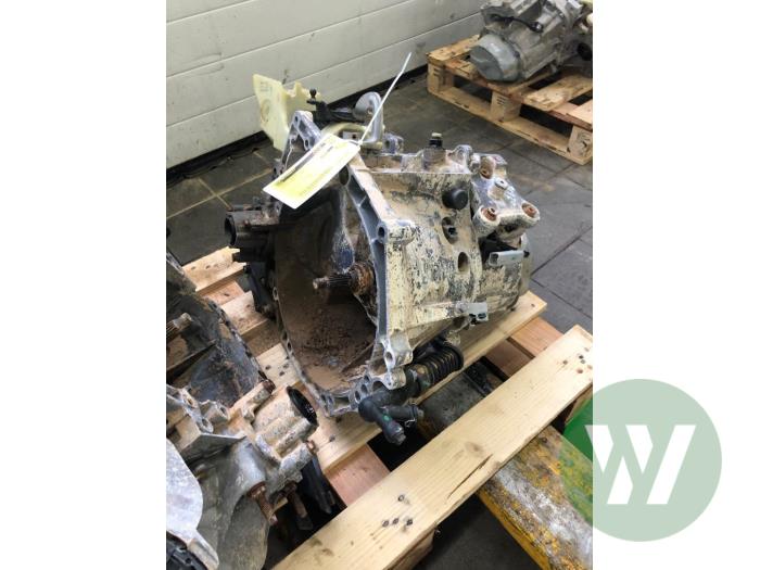 Versnellingsbak Peugeot 2008 (CU), 2013 / 2019 1.5 BlueHDi 100, MPV, Diesel, 1.499cc, 75kW (102pk), FWD, DV5RD; YHY, 2018-05 / 2019-12, CUYHY (Gebruikt)