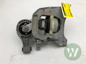 Gebruikte Motorrubber Toyota ProAce 2.0 D-4D 177 16V Worker Prijs € 59,00 Margeregeling aangeboden door Wessel Parts & Service B.V.