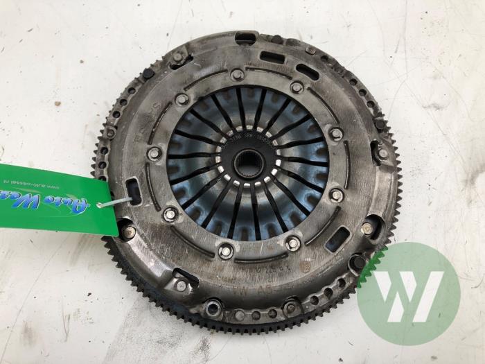 Gebruikte Vliegwiel Volkswagen Golf VII Variant (AUVV) 1.4 TSI 16V Prijs € 103,95 Margeregeling aangeboden door Wessel Parts & Service B.V.