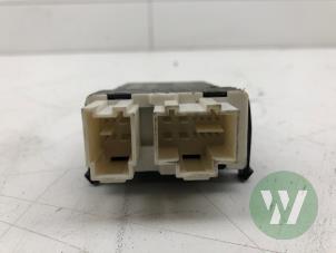 Gebruikte Stoelverwarmings module Mercedes Vito (447.6) 2.0 114 CDI 16V Prijs € 49,00 Margeregeling aangeboden door Wessel Parts & Service B.V.