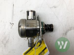 Gebruikte Brandstofpomp Mechanisch Mercedes C Estate (S205) C-300 2.0 Turbo 16V EQ Boost 4-Matic Prijs € 125,00 Margeregeling aangeboden door Wessel Parts & Service B.V.