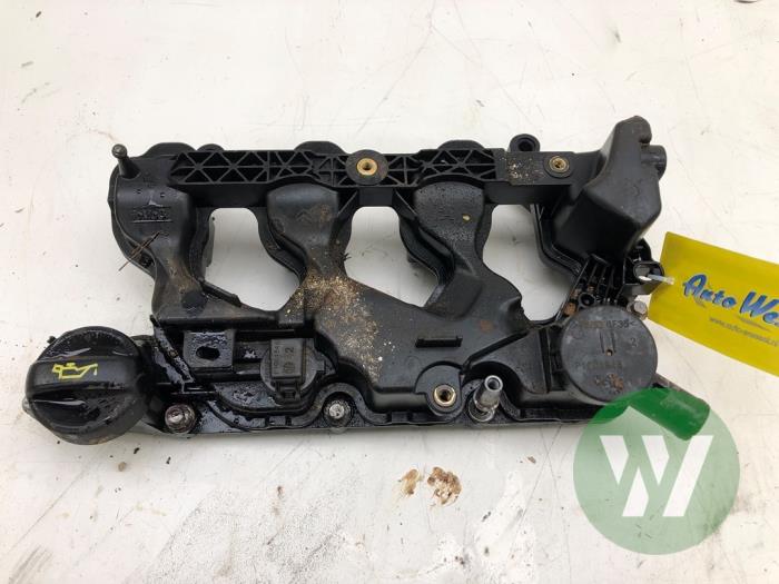 Gebruikte Kleppendeksel Peugeot 2008 (CU) 1.5 BlueHDi 100 Prijs € 40,95 Margeregeling aangeboden door Wessel Parts & Service B.V.