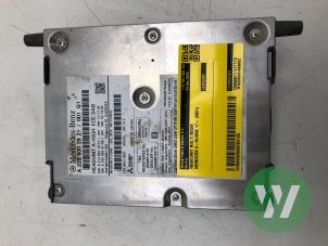 Gebruikte Regelunit Multi Media Mercedes C Estate (S205) C-300 e 2.0 16V Prijs € 799,00 Margeregeling aangeboden door Wessel Parts & Service B.V.