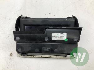 Display Interieur van een Audi A1 Sportback (8XA/8XF) 1.6 TDI 16V 2013