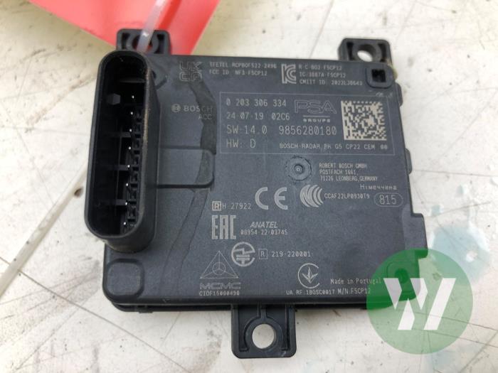 Radar sensor van een Opel Astra L Sports Tourer (F4/FC/FN/FR) 1.2 Turbo 130 12V 2024