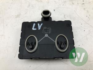 Gebruikte Centrale Deurvergrendelings Module Opel Astra L Sports Tourer (F4/FC/FN/FR) 1.2 Turbo 130 12V Prijs € 69,00 Margeregeling aangeboden door Wessel Parts & Service B.V.