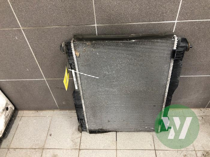 Gebruikte Radiateur Ford Puma 1.0 Ti-VCT EcoBoost mHEV 12V Prijs € 93,45 Margeregeling aangeboden door Wessel Parts & Service B.V.
