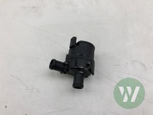 Gebruikte Waterpomp Volkswagen Golf VII (AUA) 2.0 GTI 16V Performance Package Prijs € 75,00 Margeregeling aangeboden door Wessel Parts & Service B.V.