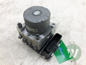 Gebruikte ABS Pomp Volkswagen Golf VII (AUA) 2.0 GTI 16V Performance Package Prijs € 149,00 Margeregeling aangeboden door Wessel Parts & Service B.V.