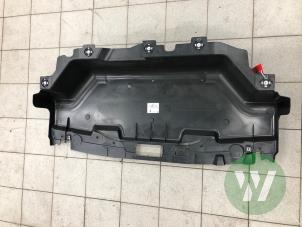 Gebruikte Beschermplaat bodem Peugeot 208 Prijs € 99,00 Margeregeling aangeboden door Wessel Parts & Service B.V.