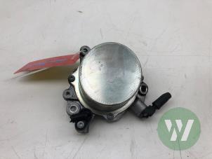 Gebruikte Vacuumpomp (Diesel) Opel Vivaro 2.0 Diesel 145 Prijs € 39,00 Margeregeling aangeboden door Wessel Parts & Service B.V.